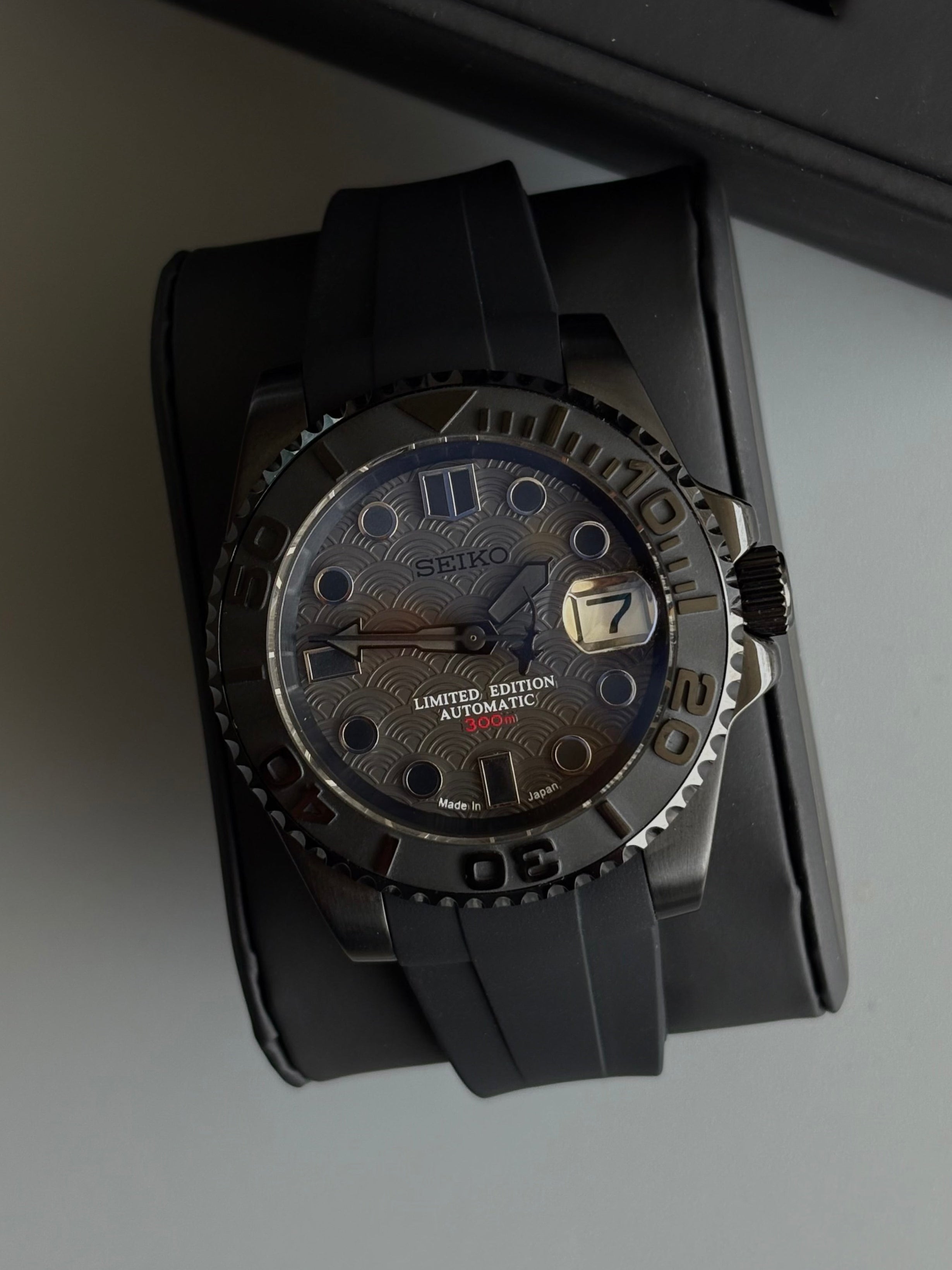 Seiko Mod Yacht-Master | Black Shark